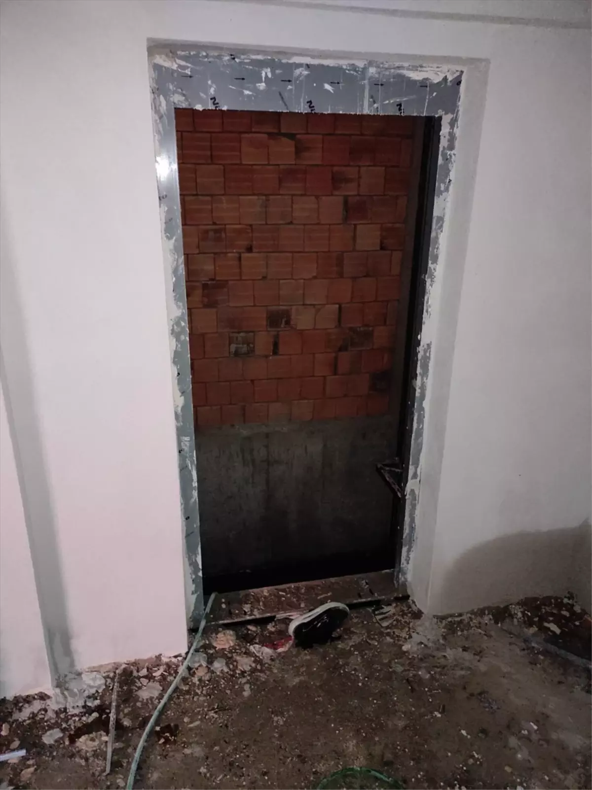 Tekirdağ'da İnşaat Halindeki Binadan Düşen Çocuk Ağır Yaralandı