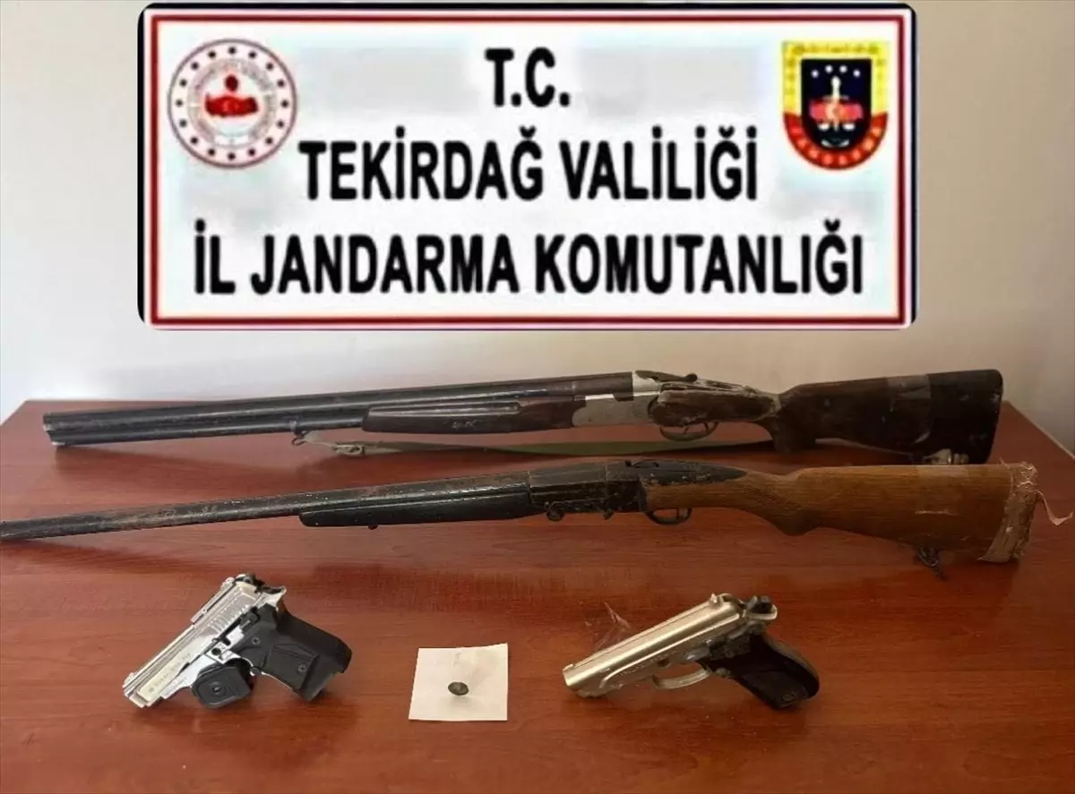 Hayrabolu'da Ruhsatsız Silah ve Uyuşturucu ile Gözaltılar