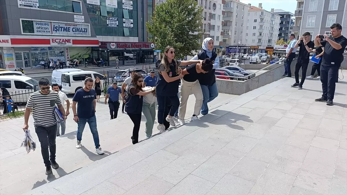Tekirdağ'da Evden Hırsızlık Yapan 3 Kadın Gözaltına Alındı