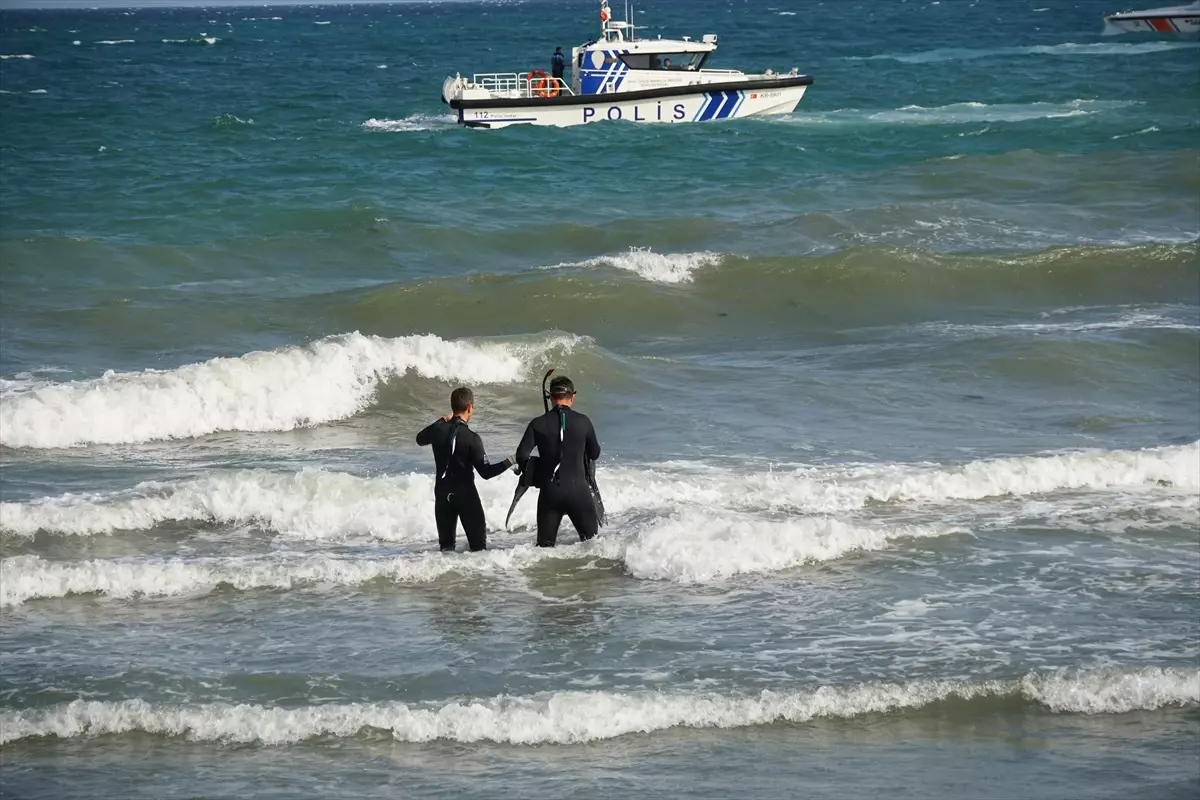 Tekirdağ'da Boğulma Tehlikesi Geçiren Genç Kurtarıldı, Arkadaşının Arama Çalışmaları Devam Ediyor