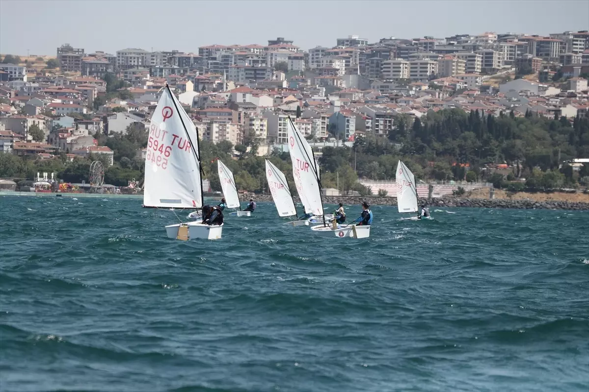 Tekirdağ'da 'Demokrasi ve Milli Birlik Yelken Yarışları' başladı