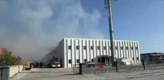 Tekirdağ'da gıda deposunda çıkan yangın söndürüldü