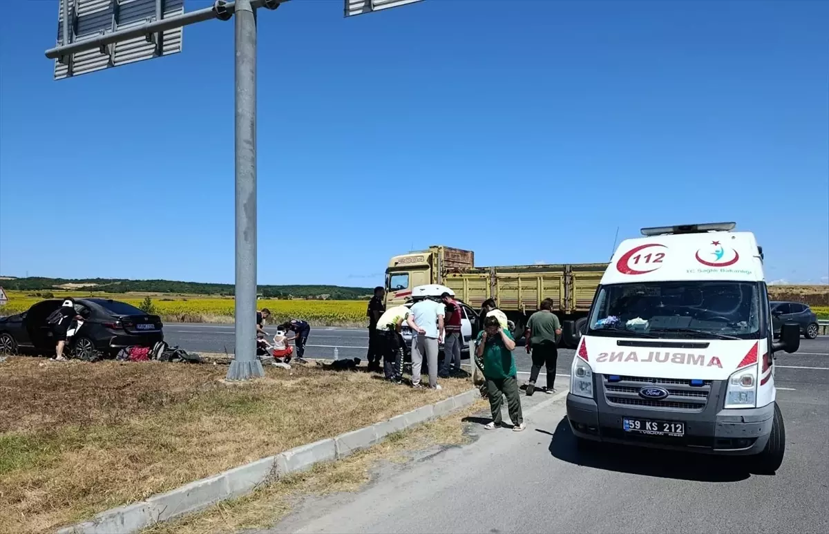 Tekirdağ'da Otomobil Çarpışması: 9 Yaralı