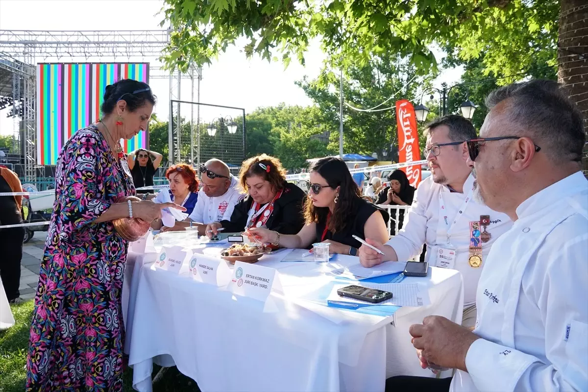 59. Uluslararası Kiraz Festivali'nde Kadınların Kirazlı Lezzet Yarışı