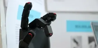 Tekirdağlı Öğrenciler Engelli Bireyler için Robot El Prototipi Geliştirdi
