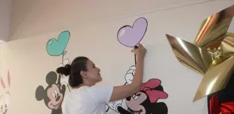 Baba-Kızdan Rengarenk Eğitim Ortamı: Çizgi Film Karakterleri ile Süslenen Okul Koridorları