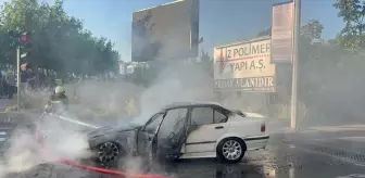 Çorlu'da Seyir Halindeki Otomobil Yandı
