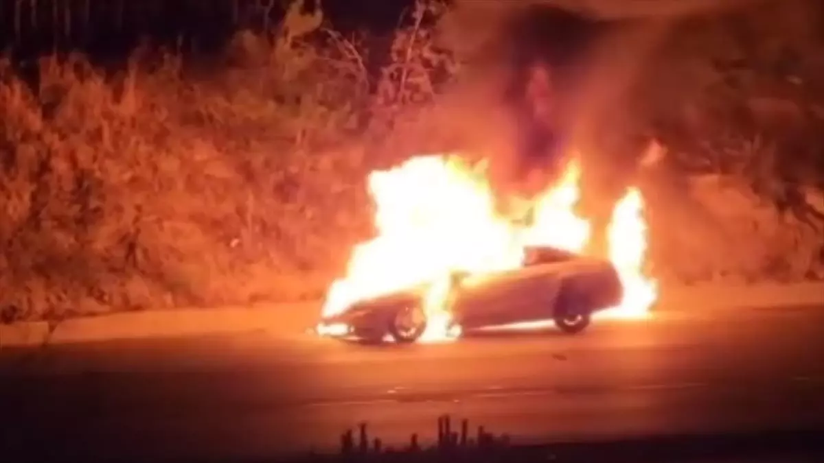 Tekirdağ'da Seyir Halindeki Otomobil Yandı