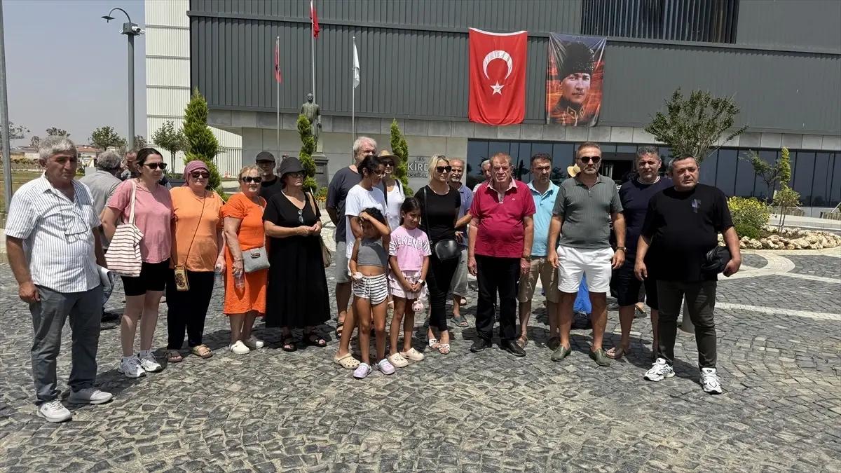 Marmaraereğlisi'nde Su Sorunu İçin Büyükşehir Belediyesi Önünde Eylem Yapıldı