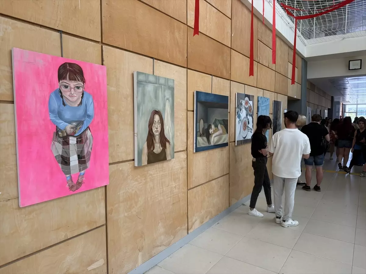 NKÜ Öğrencilerinin Yıl Sonu Resim Sergisi Açıldı