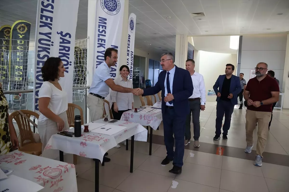 Süleymanpaşa Belediyesi Yol Yapım Çalışmalarına Devam Ediyor