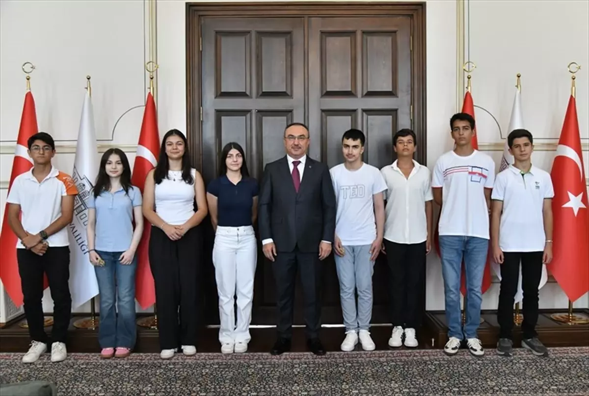 Tekirdağ Valisi, LGS Türkiye Birincilerini Ağırladı