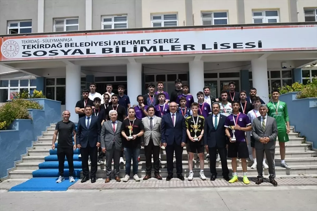 Vali Soytürk, Tekirdağ Belediyesi Lisesini Ziyaret Etti