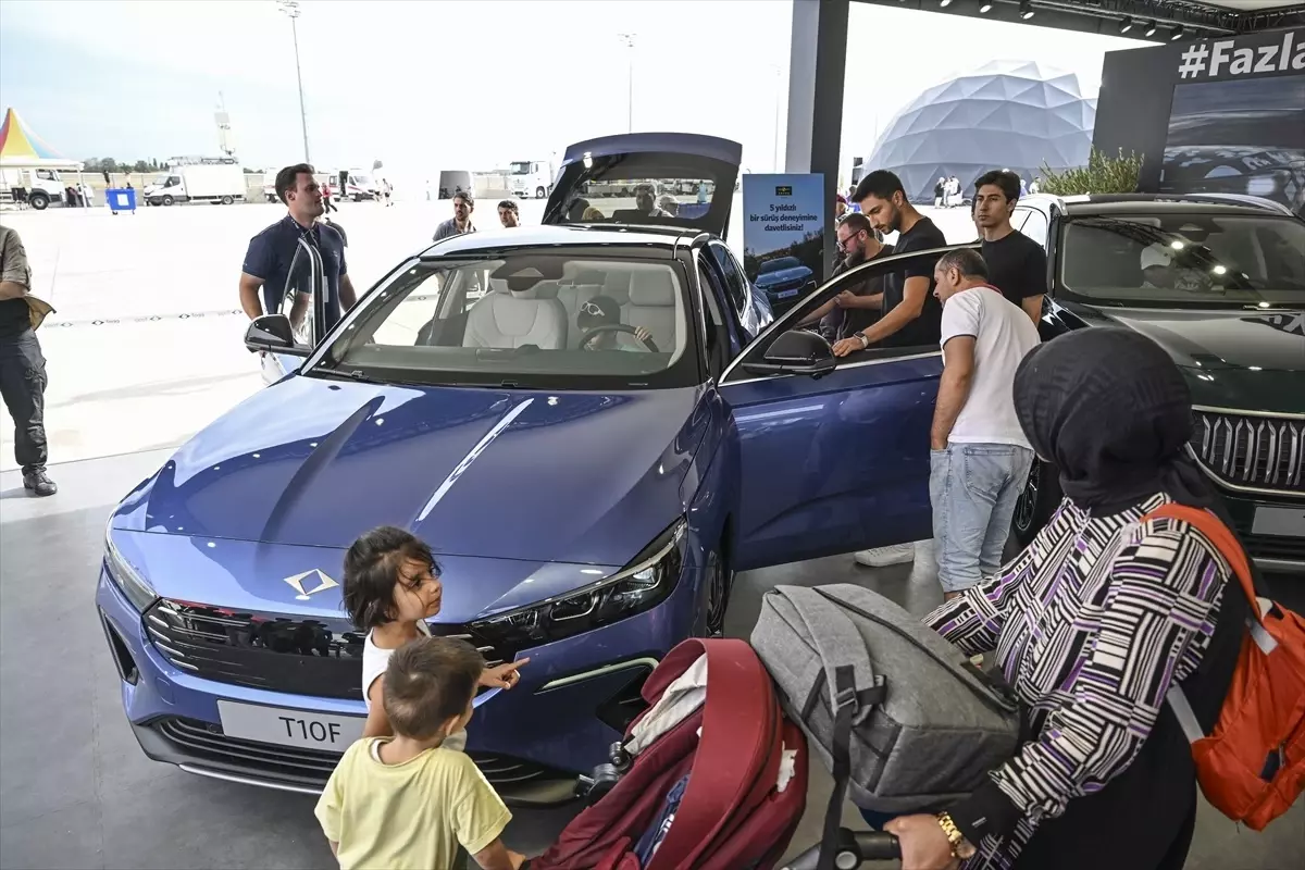 Togg, Yeni Akıllı Aracı T10F'yi TEKNOFEST İstanbul'da Tanıttı