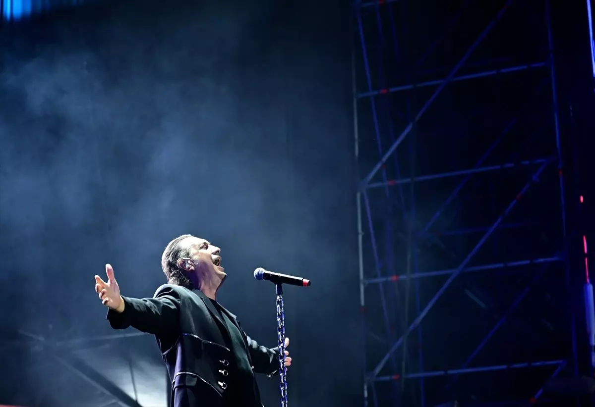 TEKNOFEST İstanbul'da Kıraç Konseri Rüzgarı
