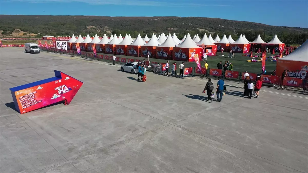 Çanakkale&apos;de TEKNOFEST İHA Yarışması Başladı