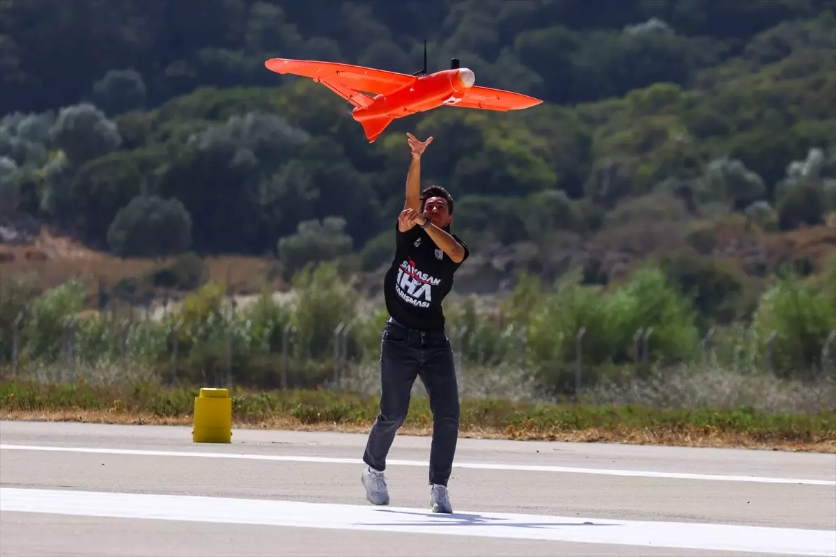 Çanakkale'de TEKNOFEST Savaşan İHA Yarışması Devam Ediyor