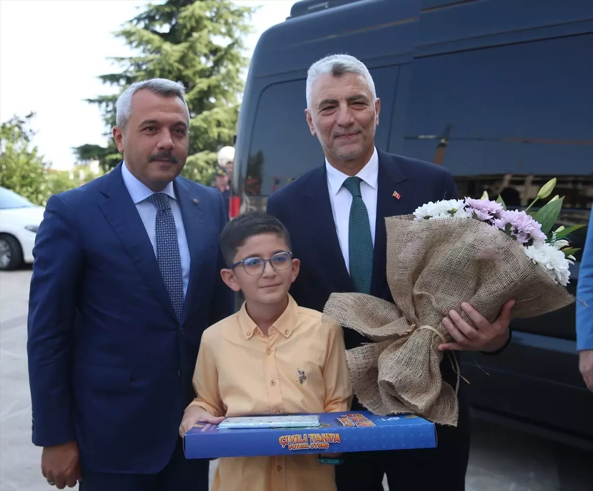 Ticaret Bakanı Ömer Bolat Rize'de Ziyaretler Gerçekleştirdi