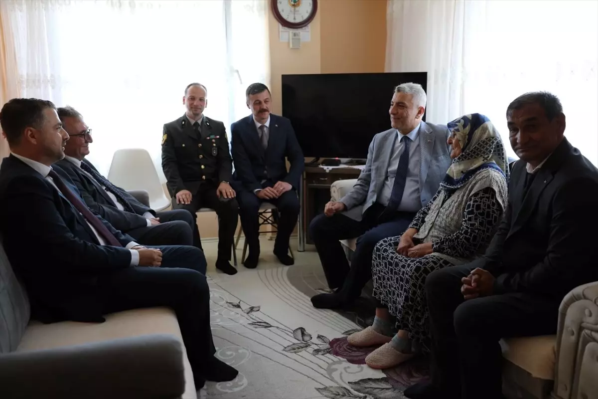 Ticaret Bakanı Bolat, Tekirdağ'da gazileri ve şehit ailesini ziyaret etti