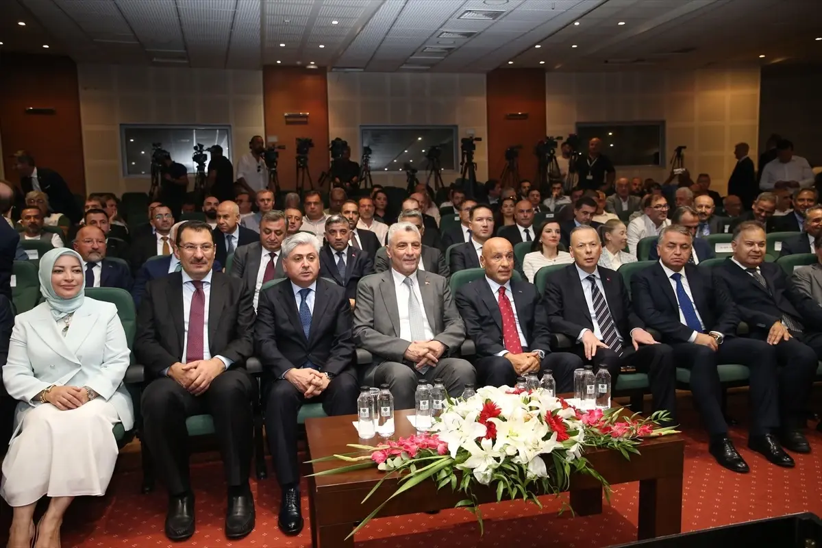 Ticaret Bakanı Ömer Bolat, ağustos ayı dış ticaret verilerini açıkladı Açıklaması