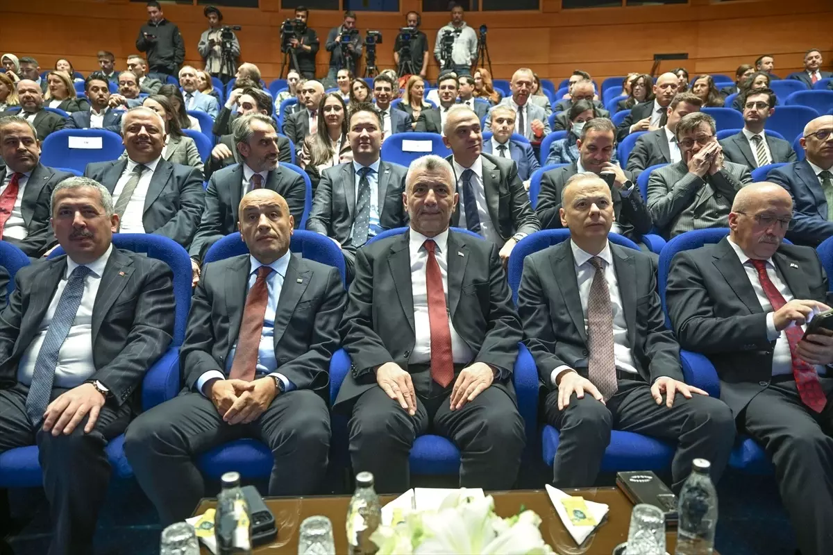Ticaret Bakanı Ömer Bolat, eylül ayı dış ticaret verilerini açıkladı: (1)