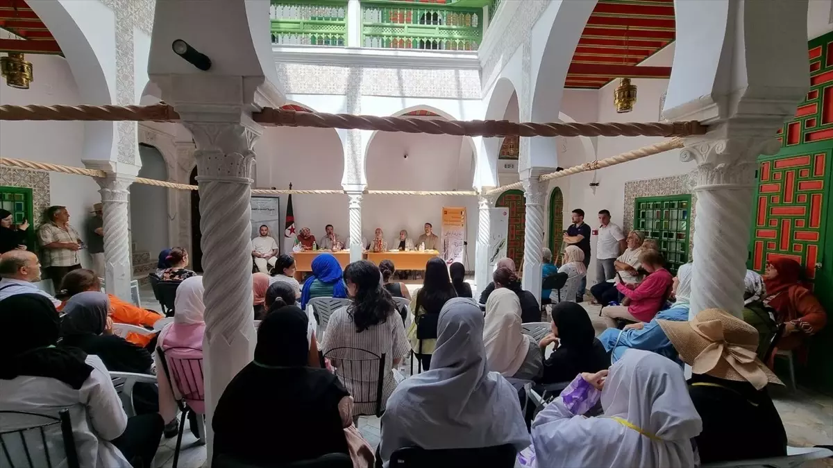 Cezayir'de Hat ve Ebru Sanatı Eğitimleri Başladı
