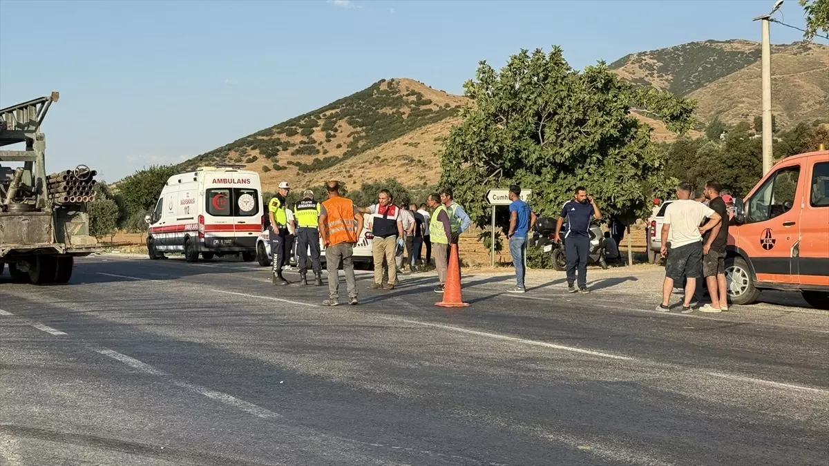 Tire'de Motosiklet ile Otomobil Çarpıştı: 14 Yaşındaki Çocuk Hayatını Kaybetti