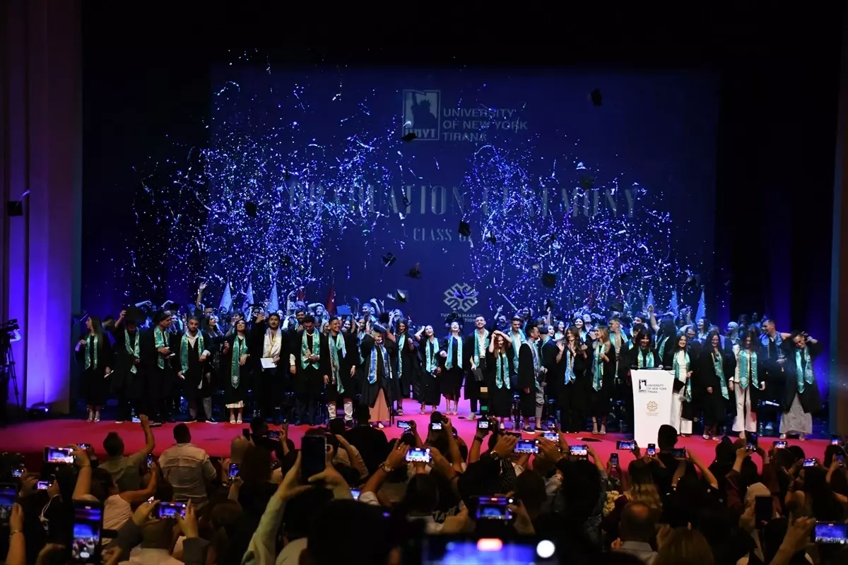 Tiran New York Üniversitesi Mezunları Eğitimlerini Değerli Buluyor