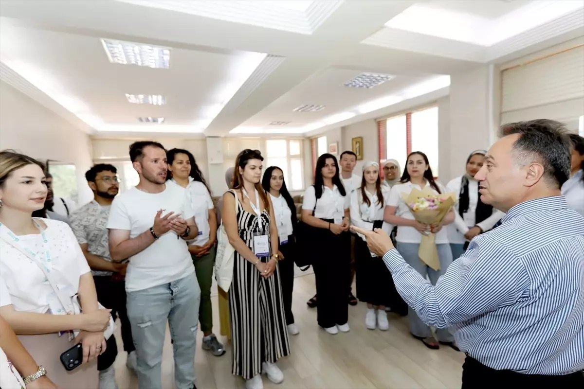 Yabancı Öğrenciler TOGÜ Rektörü'nü Ziyaret Etti