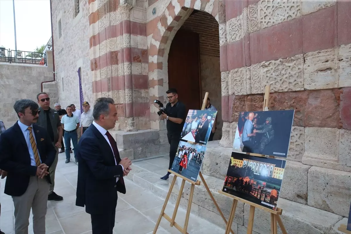 Tokat'ta 15 Temmuz Anısına Fotoğraf Sergisi Açıldı