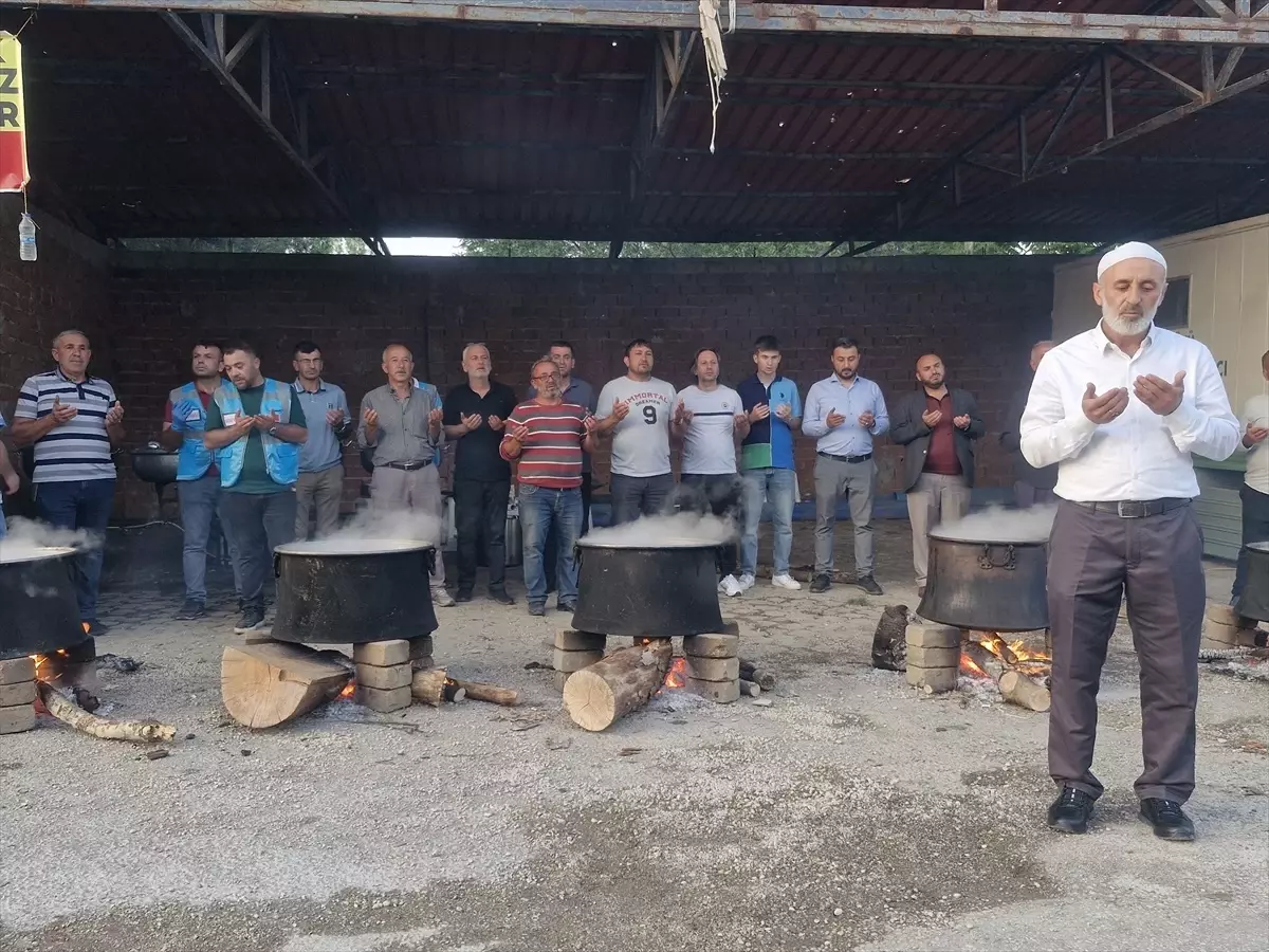 Koçak Köyü'nde Kavurma İkramı Geleneği 100 Yıldır Sürüyor