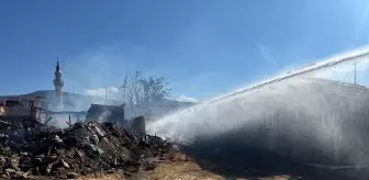 Tokat'ta Yangın: 1 Ev ve 2 Ahır Kullanılamaz Hale Geldi