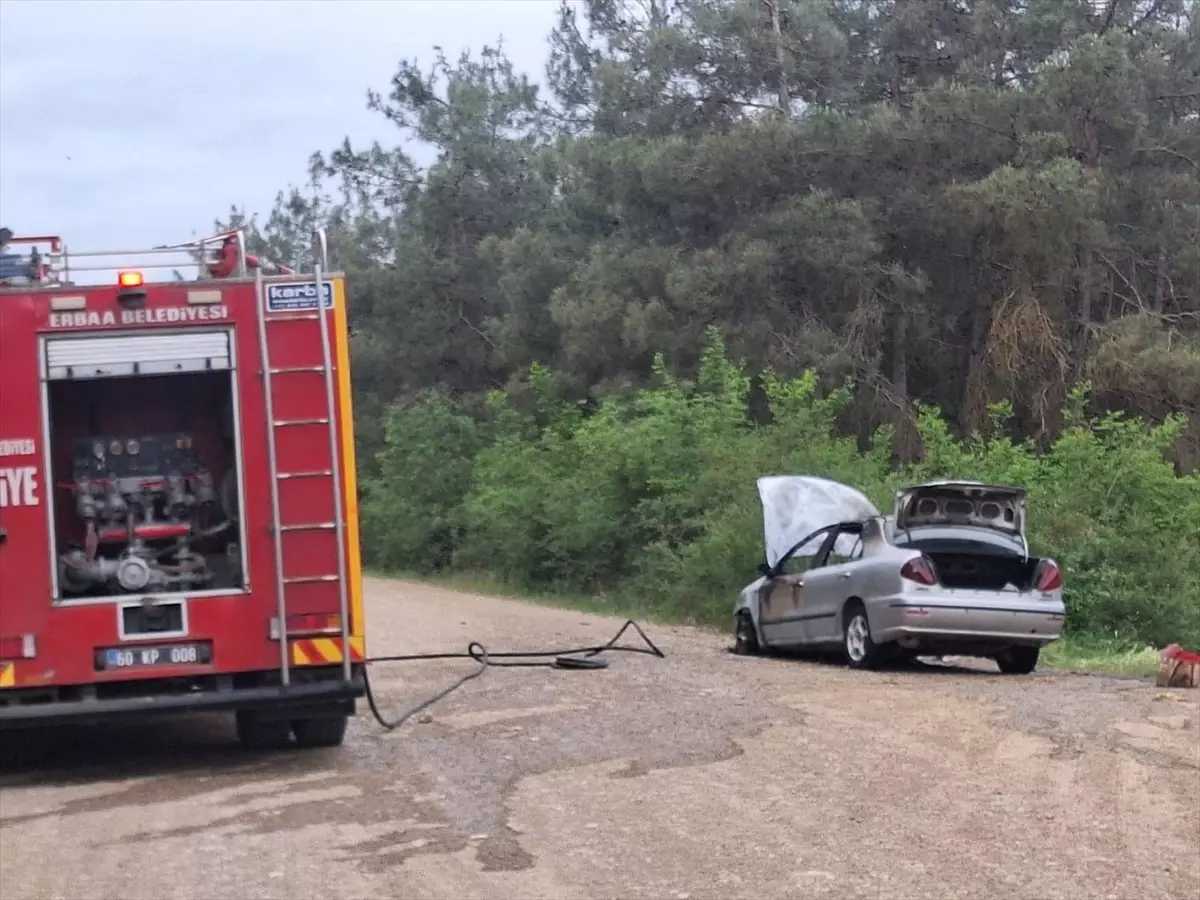 Tokat'ta Otomobil Yangını: Araç Kül Oldu