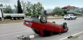 Tokat'ta Devrilen Otomobilde 2 Yaralı