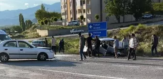 Tokat Niksar'da Araç Çarpışması: 1 Yaralı