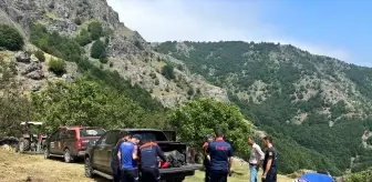 Niksar'da Mahsur Kalan Keçiler Kurtarıldı