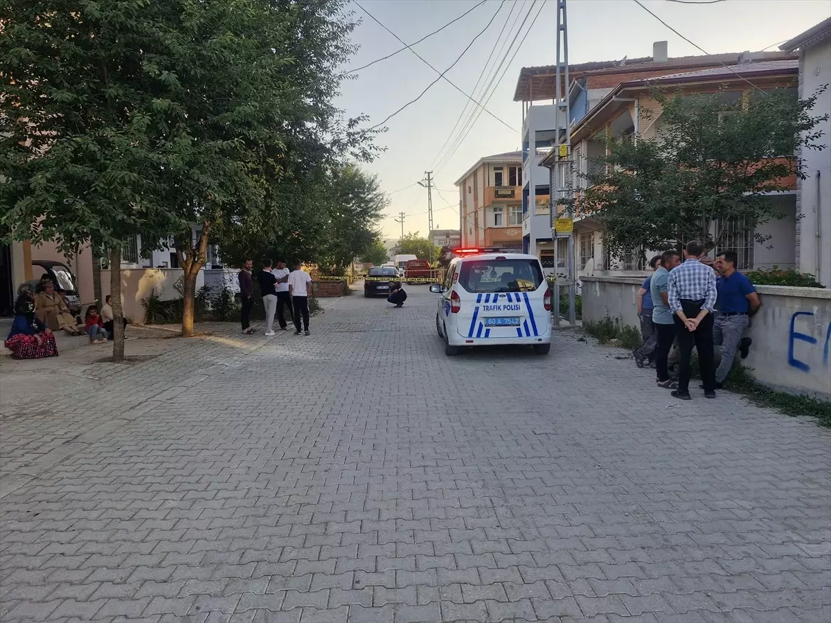 Tokat'ta 3 Yaşındaki Çocuk Otomobilin Çarpması Sonucu Hayatını Kaybetti
