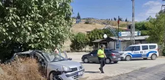 Tokat'ta taksi ile otomobilin çarpıştığı kazada 5 kişi yaralandı