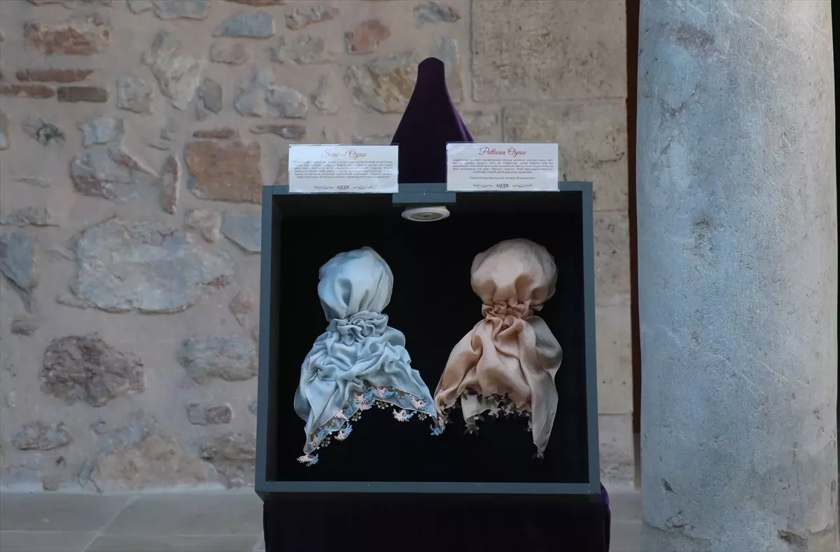 Tokat'ta 'Taşa İnat İnce Sanat ve Söz Uçar Oya Kalır' Sergisi Açıldı