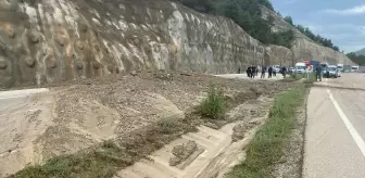 Reşadiye'de Toprak Kayması Yol Kapatmıştı, Ulaşım Yeniden Sağlandı