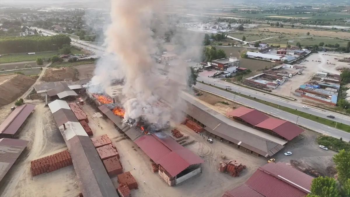 Tokat'ta Tuğla Fabrikasında Yangın