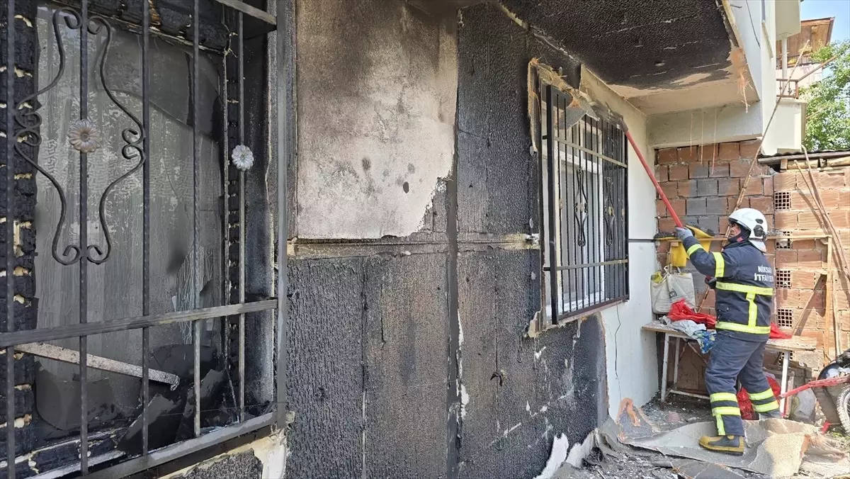 Niksar'da Bir Apartmanda Yangın Çıktı