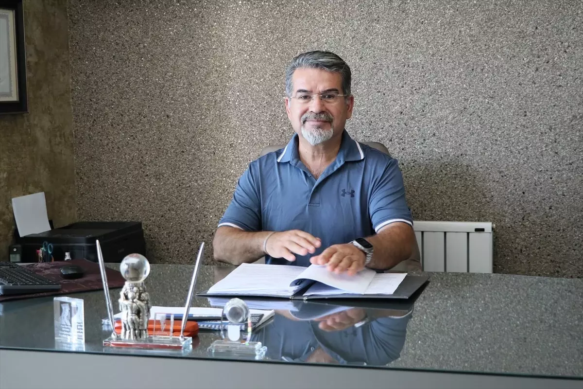 Kayıp Tekne Zorlu Yolculukla Kuşadası'na Getirildi