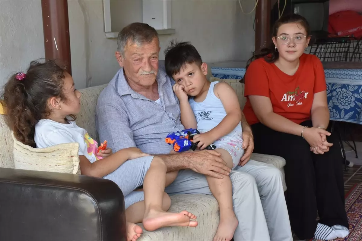68 Yaşındaki Dede, Torunlarının Desteğiyle 55 Yıldır Sürdüğü Sigara Alışkanlığını Bıraktı