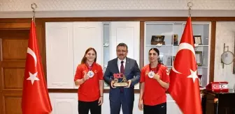 Başkan Genç, Avrupa Şampiyonu Güreşçileri Kabul Etti