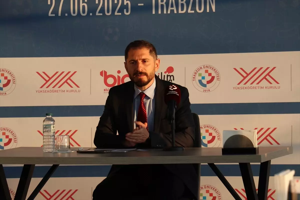 Trabzon'da '21. Yüzyılda Bilim Bize Ne Söyler' Programı Düzenlendi