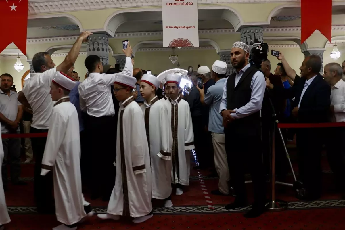 Arsin'de 87 Hafız İçin İcazet Töreni Düzenlendi