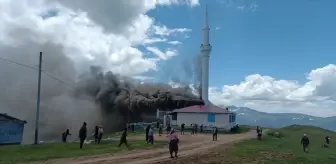 Çaykara'da Camide Yangın: İtfaiye Ekipleri Müdahale Etti