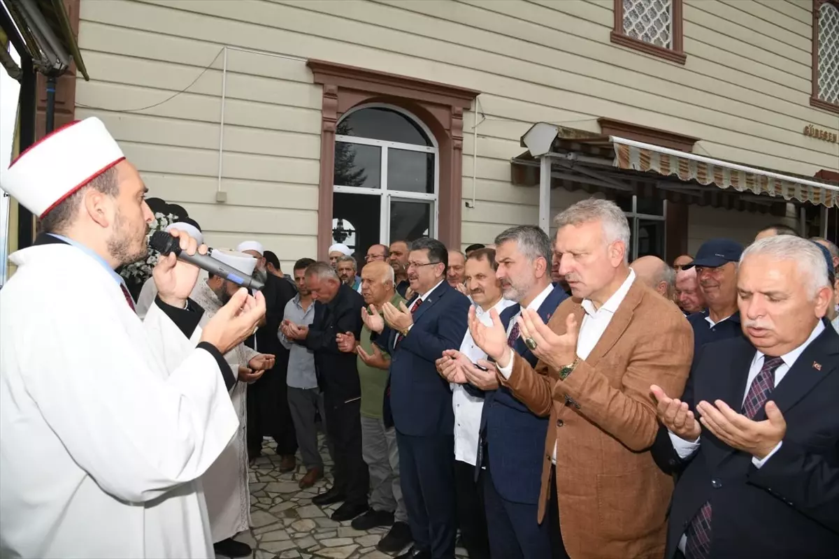 Trabzon'da Boğulan Çocuğun Cenazesi Defnedildi