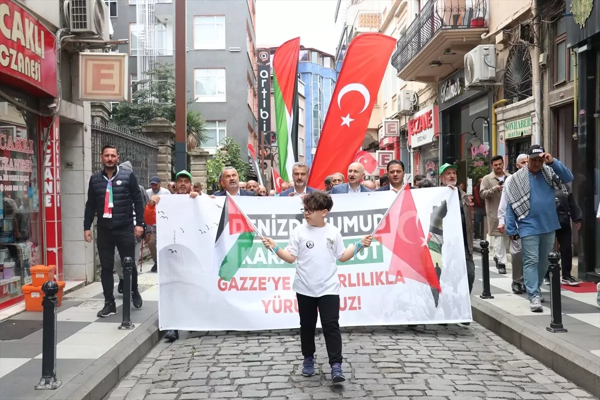 Trabzon'da Filistin'e ve Küresel Sumud Filosu'na destek yürüyüşü düzenlendi
